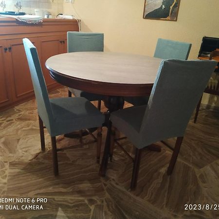 Avra Apartamento Loútsa Exterior foto