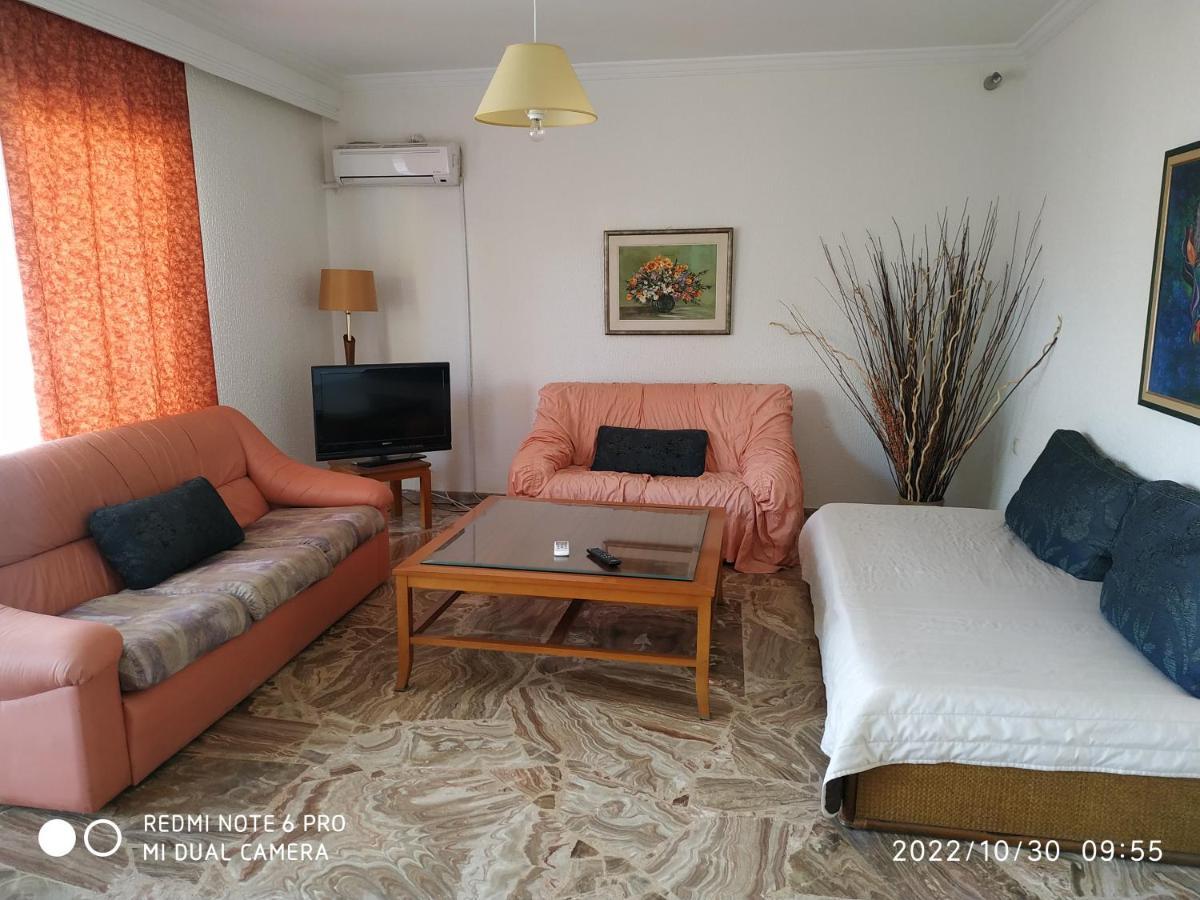Avra Apartamento Loútsa Exterior foto