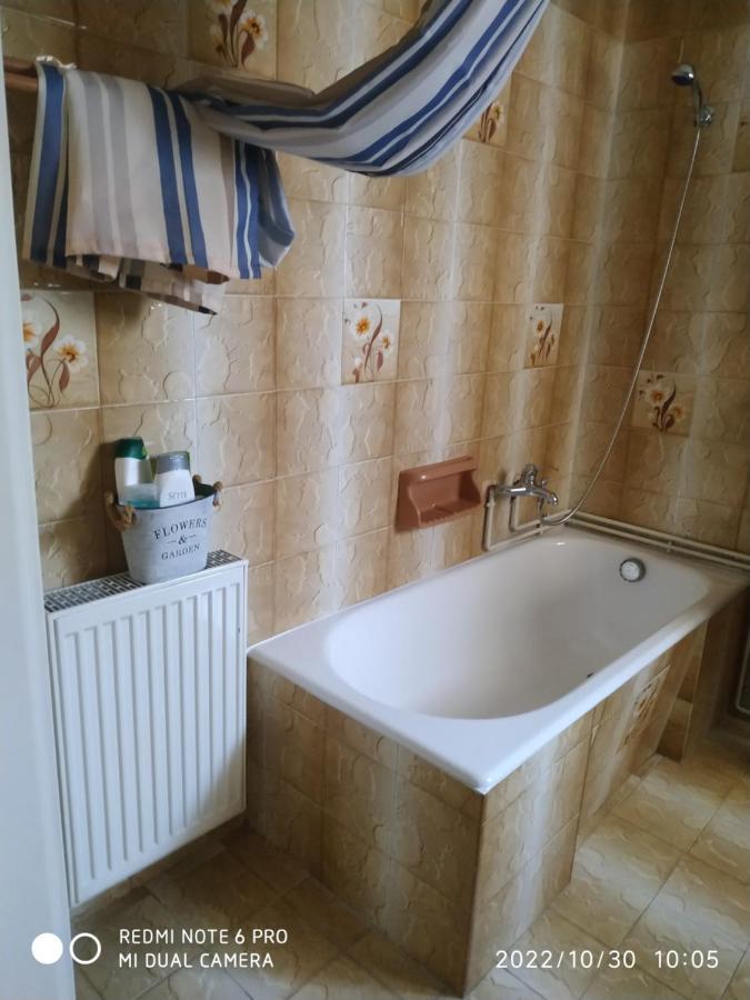 Avra Apartamento Loútsa Exterior foto