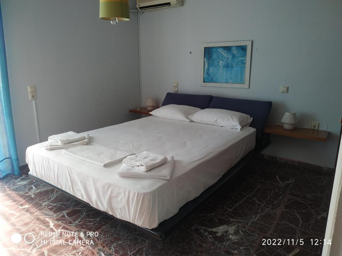 Avra Apartamento Loútsa Exterior foto