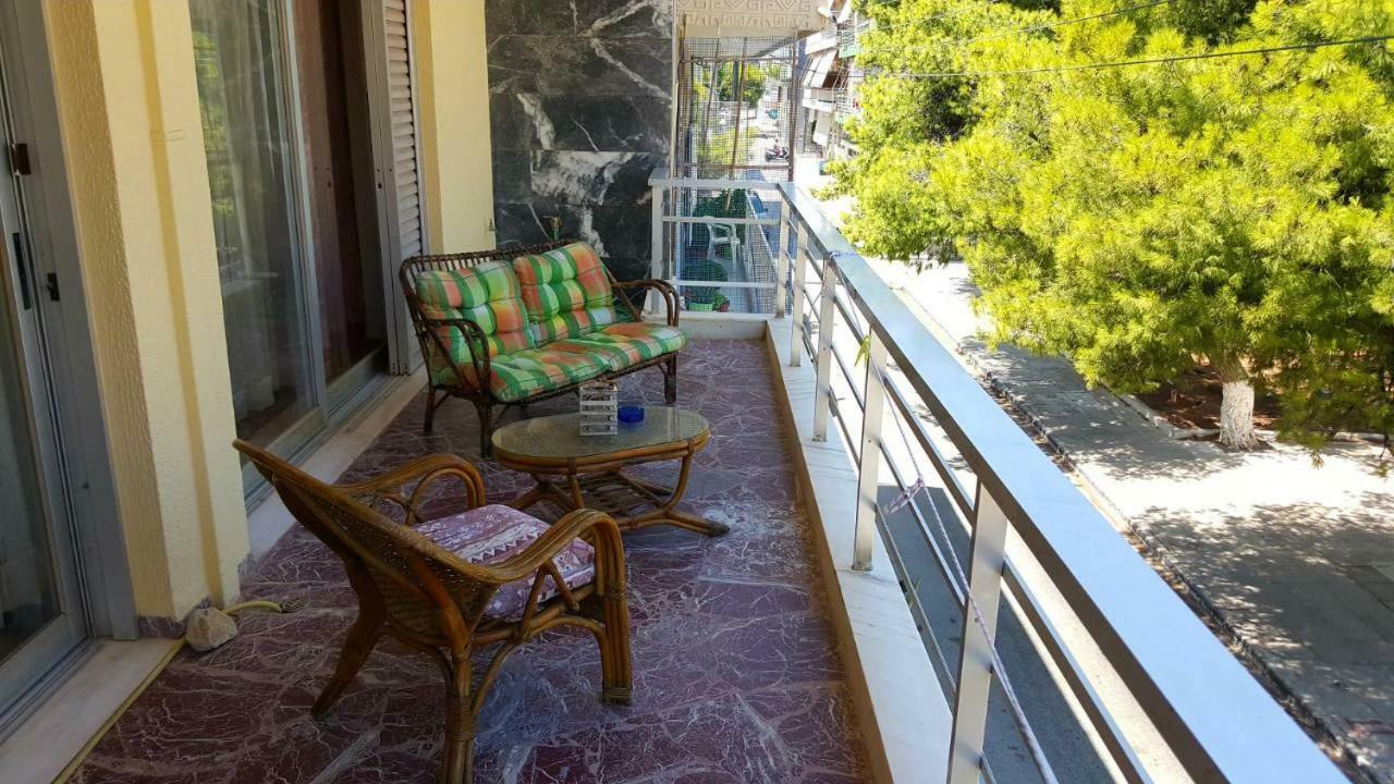 Avra Apartamento Loútsa Exterior foto